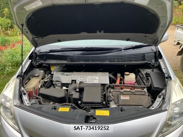 Toyota PRIUS ALPHA 2013-05 8231398-24