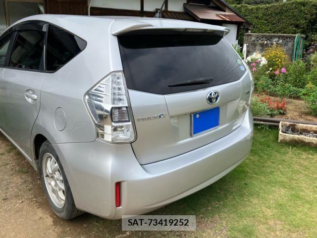 Toyota PRIUS ALPHA 2013-05 8231398-6