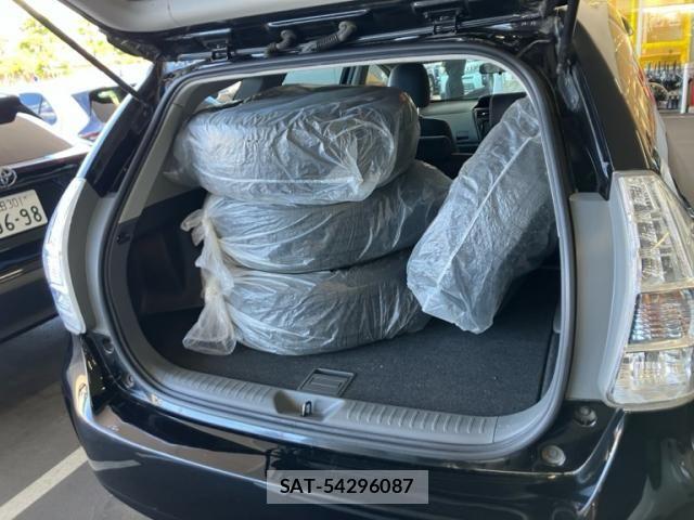 Toyota PRIUS ALPHA 2012-03 8231400-8