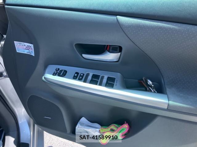 Toyota PRIUS ALPHA 2012-01 8231392-27