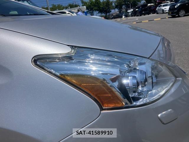 Toyota PRIUS ALPHA 2012-01 8231392-5