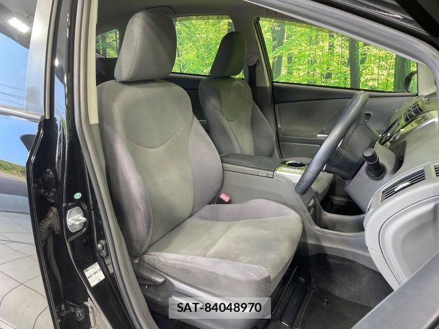 Toyota PRIUS ALPHA 2012-11 8246416-7