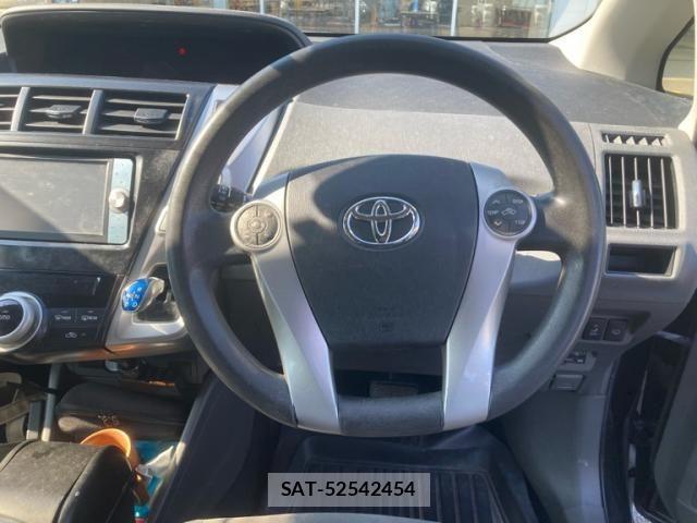 Toyota PRIUS ALPHA 2012-03 8246422-9
