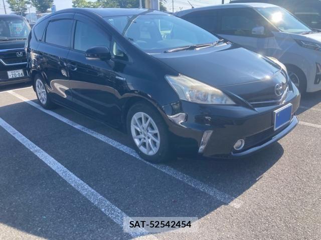 Toyota PRIUS ALPHA 2012-03 8246422-1