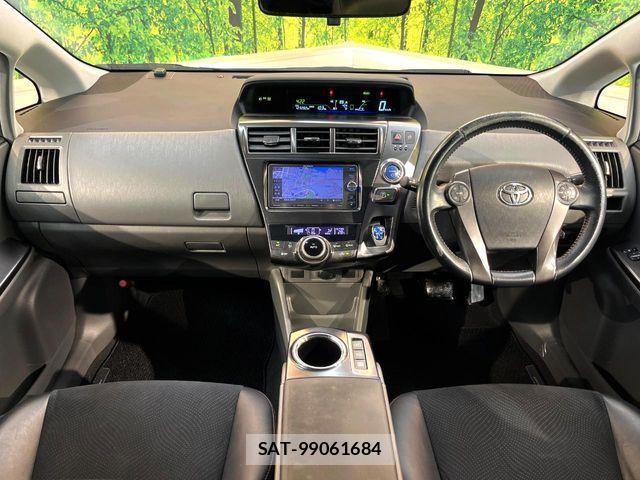 Toyota PRIUS ALPHA 2013-10 8246419-1