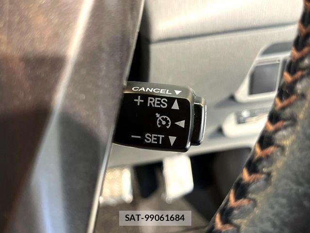 Toyota PRIUS ALPHA 2013-10 8246419-3