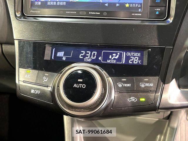 Toyota PRIUS ALPHA 2013-10 8246419-5