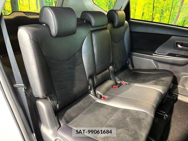 Toyota PRIUS ALPHA 2013-10 8246419-8