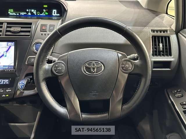 Toyota PRIUS ALPHA 2014-03 8246415-9