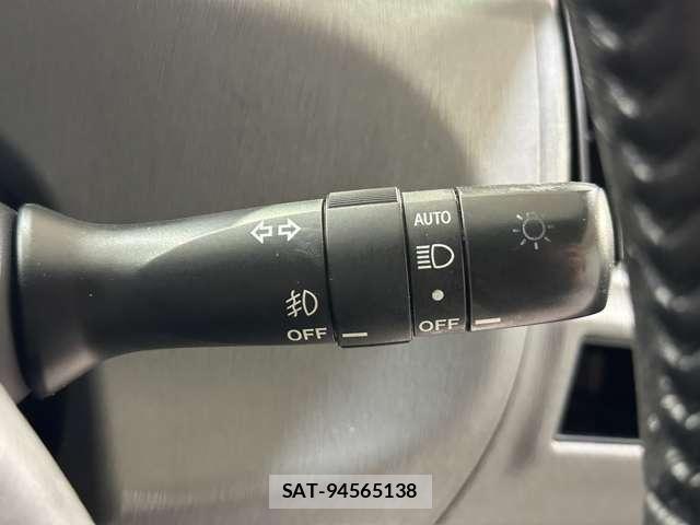 Toyota PRIUS ALPHA 2014-03 8246415-11