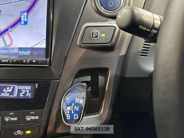 Toyota PRIUS ALPHA 2014-03 8246415-24