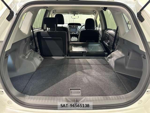 Toyota PRIUS ALPHA 2014-03 8246415-29