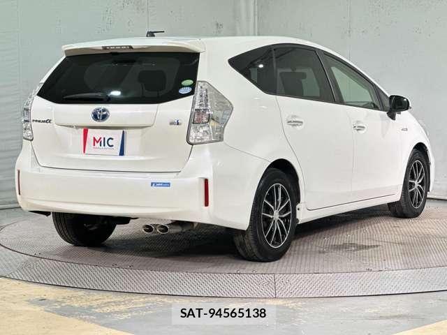 Toyota PRIUS ALPHA 2014-03 8246415-4