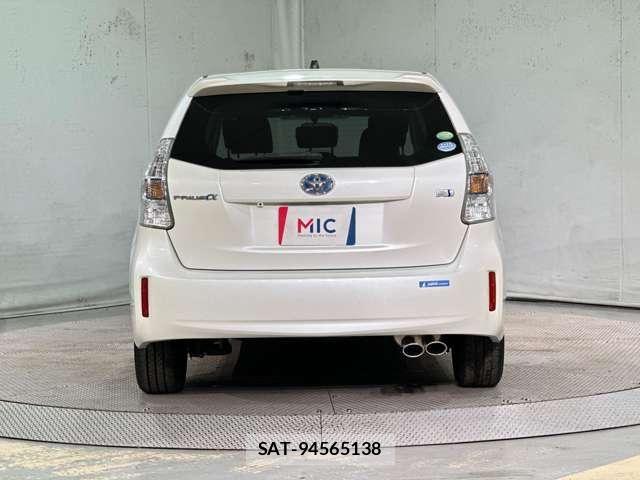 Toyota PRIUS ALPHA 2014-03 8246415-5