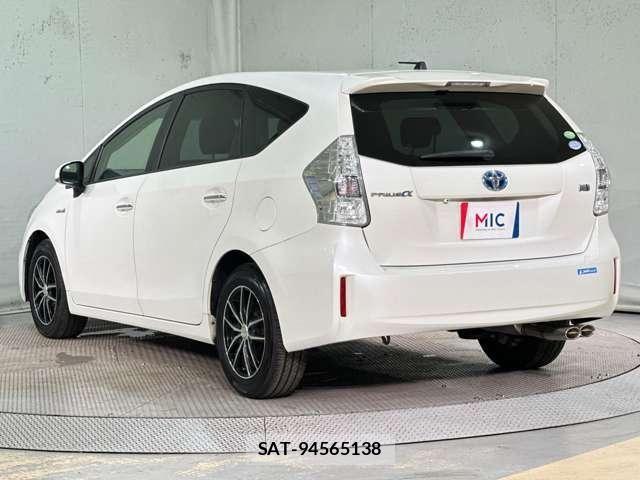 Toyota PRIUS ALPHA 2014-03 8246415-6