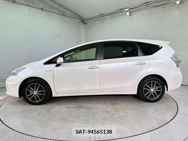 Toyota PRIUS ALPHA 2014-03 8246415-7