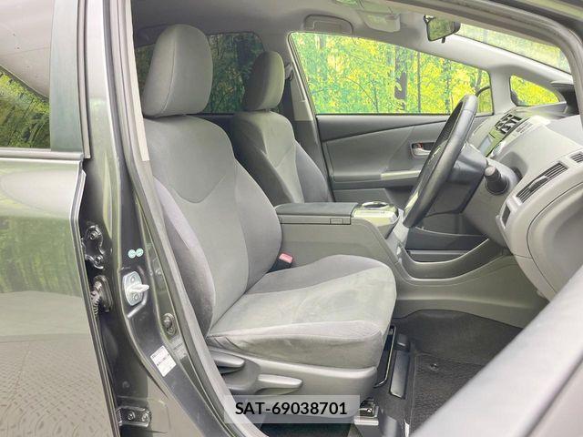 Toyota PRIUS ALPHA 2013-07 8246418-7