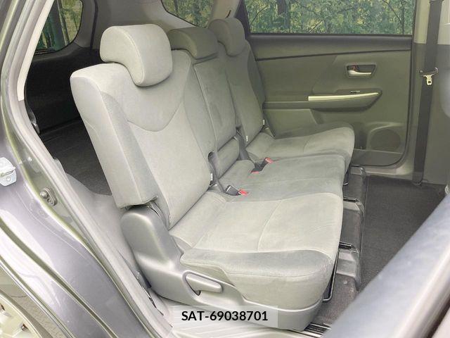 Toyota PRIUS ALPHA 2013-07 8246418-8