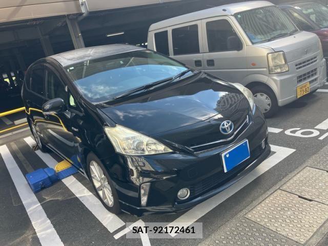 Toyota PRIUS ALPHA 2012-03 8246420-1