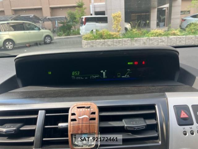 Toyota PRIUS ALPHA 2012-03 8246420-22