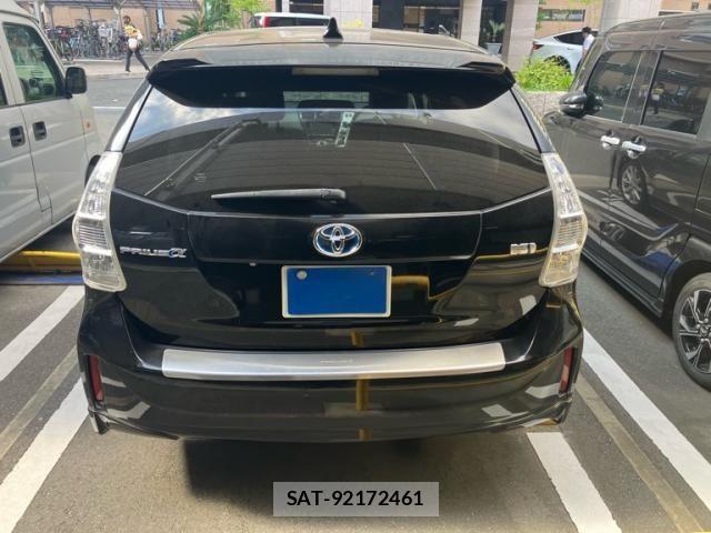 Toyota PRIUS ALPHA 2012-03 8246420-3