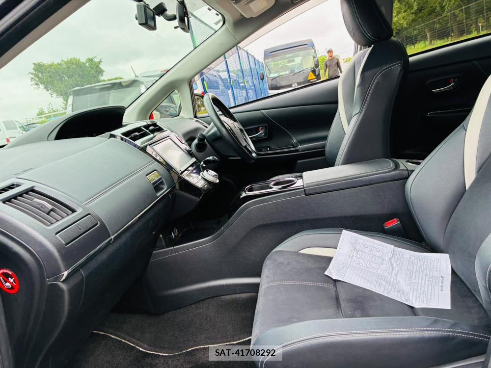 Toyota PRIUS ALPHA 2015-10 8226620-10