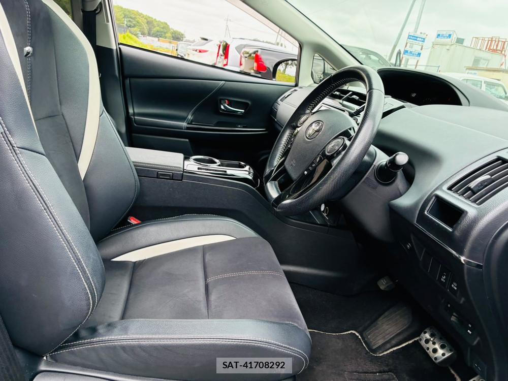Toyota PRIUS ALPHA 2015-10 8226620-11