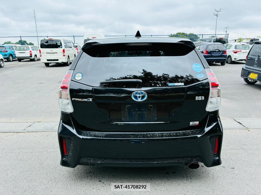 Toyota PRIUS ALPHA 2015-10 8226620-3
