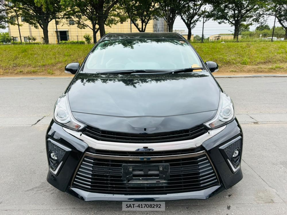 Toyota PRIUS ALPHA 2015-10 8226620-7