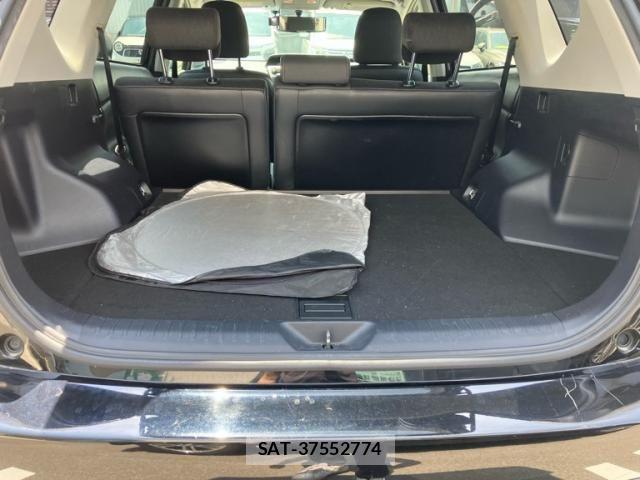 Toyota PRIUS ALPHA 2015-01 8316559-10