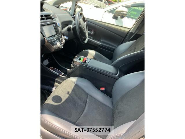 Toyota PRIUS ALPHA 2015-01 8316559-13