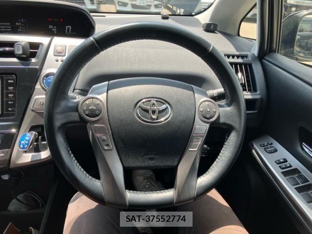 Toyota PRIUS ALPHA 2015-01 8316559-16