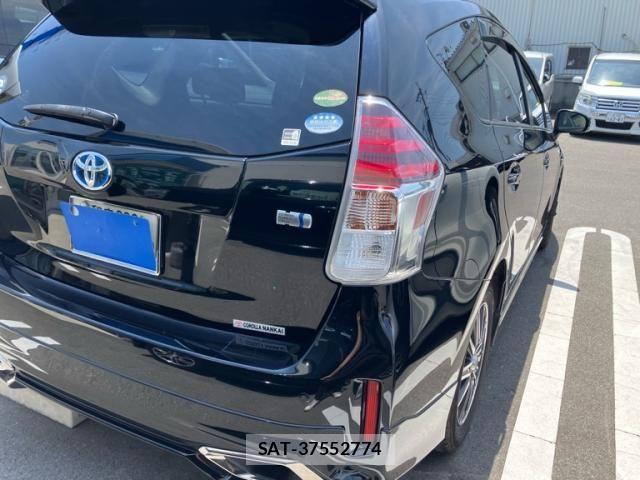 Toyota PRIUS ALPHA 2015-01 8316559-3