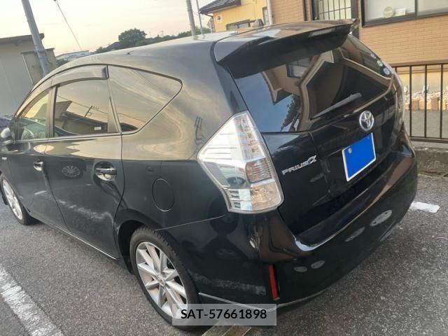 Toyota PRIUS ALPHA 2012-06 8316585-2