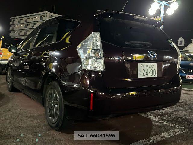 Toyota PRIUS ALPHA 2013-11 8316564-26