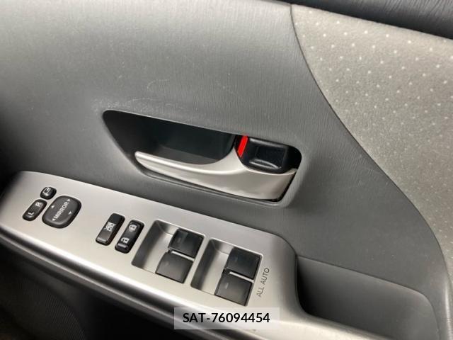 Toyota PRIUS ALPHA 2013-07 8316588-13