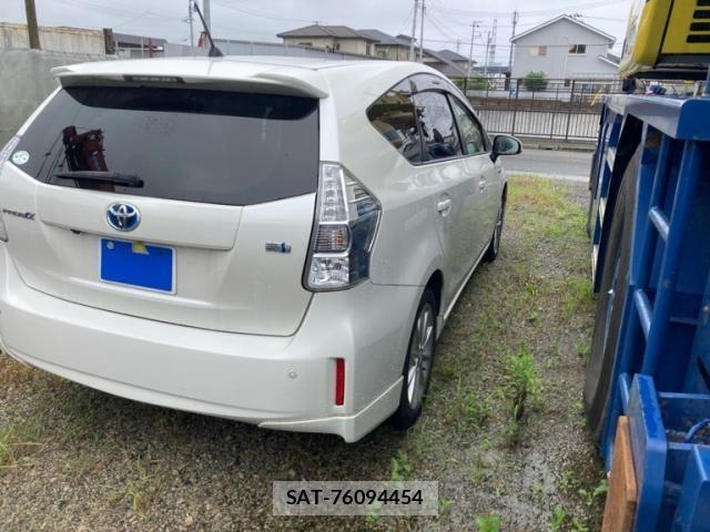 Toyota PRIUS ALPHA 2013-07 8316588-5