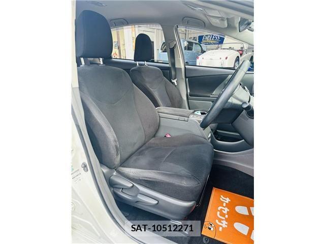 Toyota PRIUS ALPHA 2014-06 8316567-9