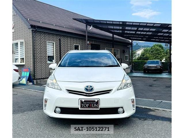 Toyota PRIUS ALPHA 2014-06 8316567-1