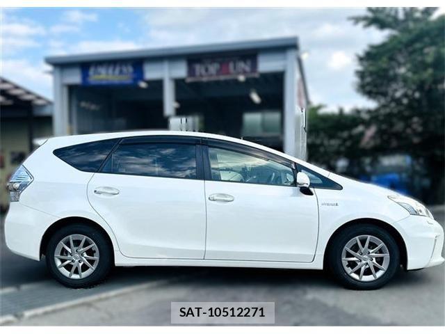 Toyota PRIUS ALPHA 2014-06 8316567-3