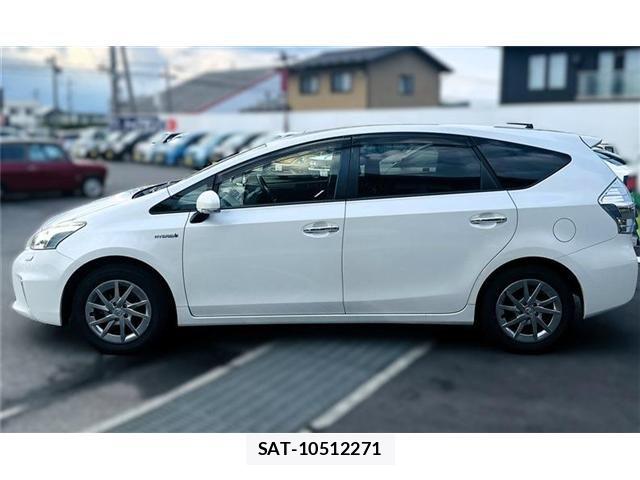 Toyota PRIUS ALPHA 2014-06 8316567-7