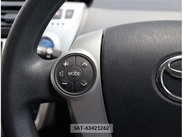 Toyota PRIUS ALPHA 2012-07 8316562-16