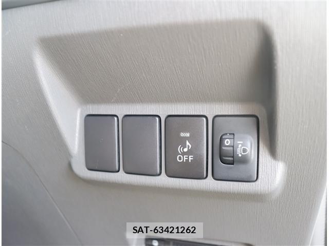 Toyota PRIUS ALPHA 2012-07 8316562-19