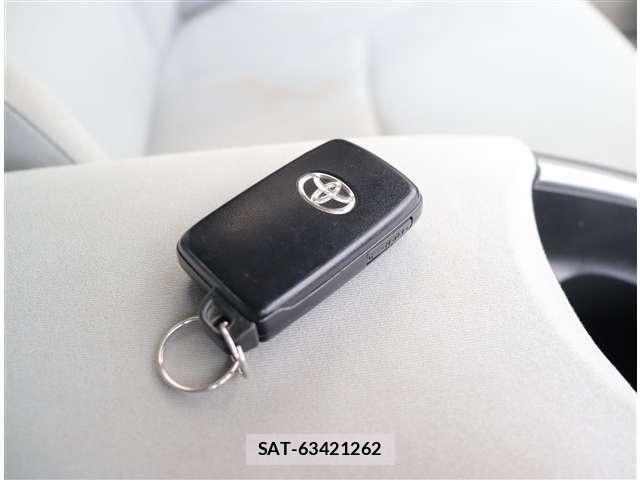 Toyota PRIUS ALPHA 2012-07 8316562-21