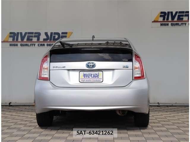 Toyota PRIUS ALPHA 2012-07 8316562-25