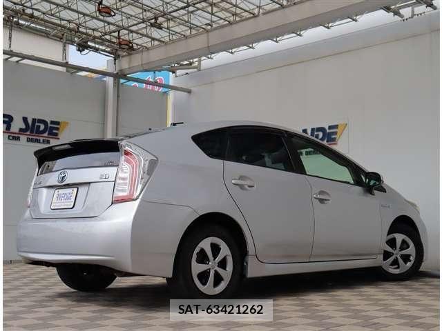 Toyota PRIUS ALPHA 2012-07 8316562-26