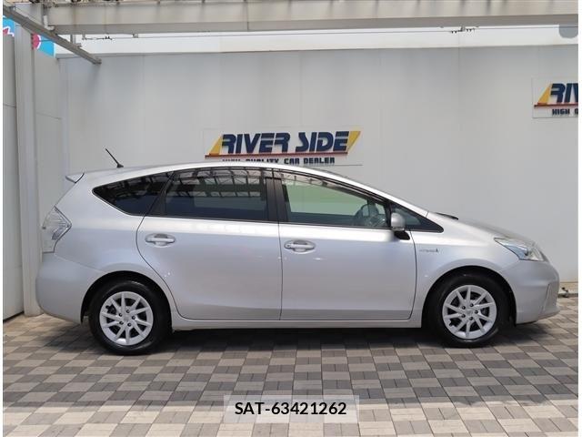 Toyota PRIUS ALPHA 2012-07 8316562-3