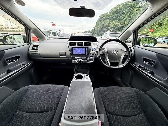 Toyota PRIUS ALPHA 2013-10 8316563-1