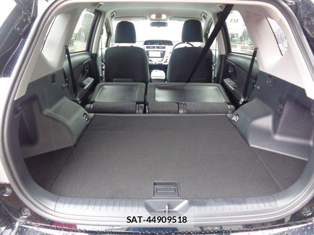Toyota PRIUS ALPHA 2015-10 8316558-9
