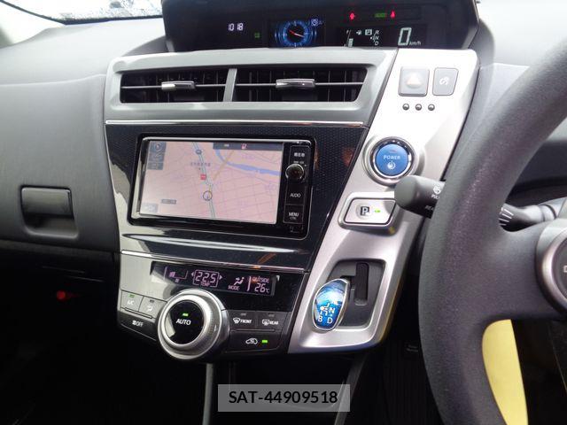 Toyota PRIUS ALPHA 2015-10 8316558-13